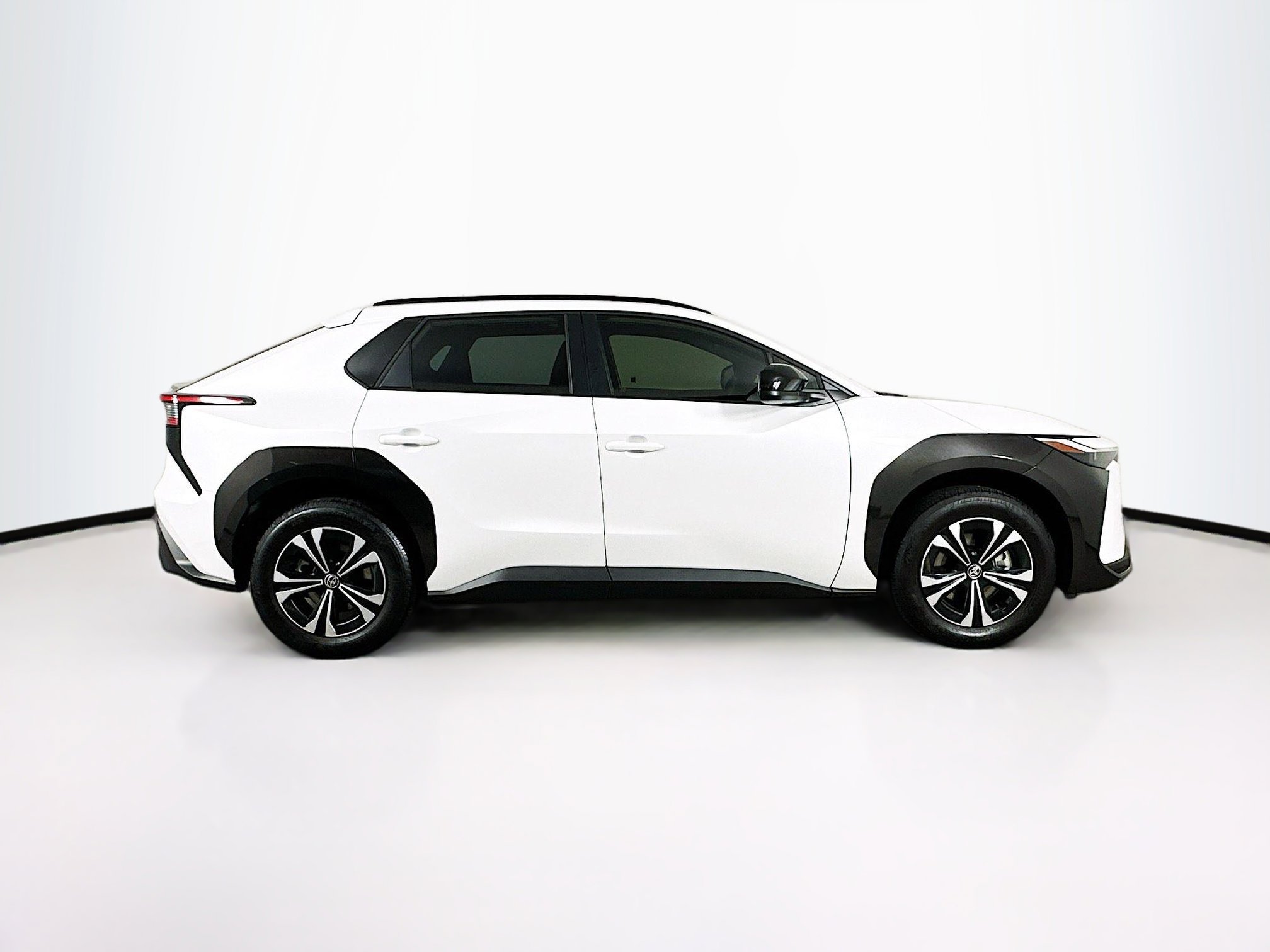 Used 2025 Toyota bZ4X FWD image 10