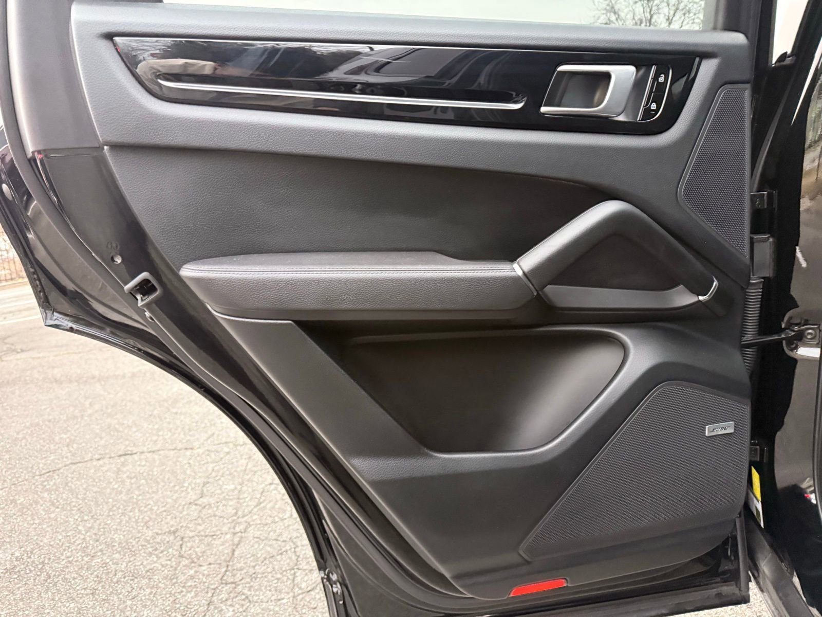 Used 2019 Porsche Cayenne E-Hybrid image 27