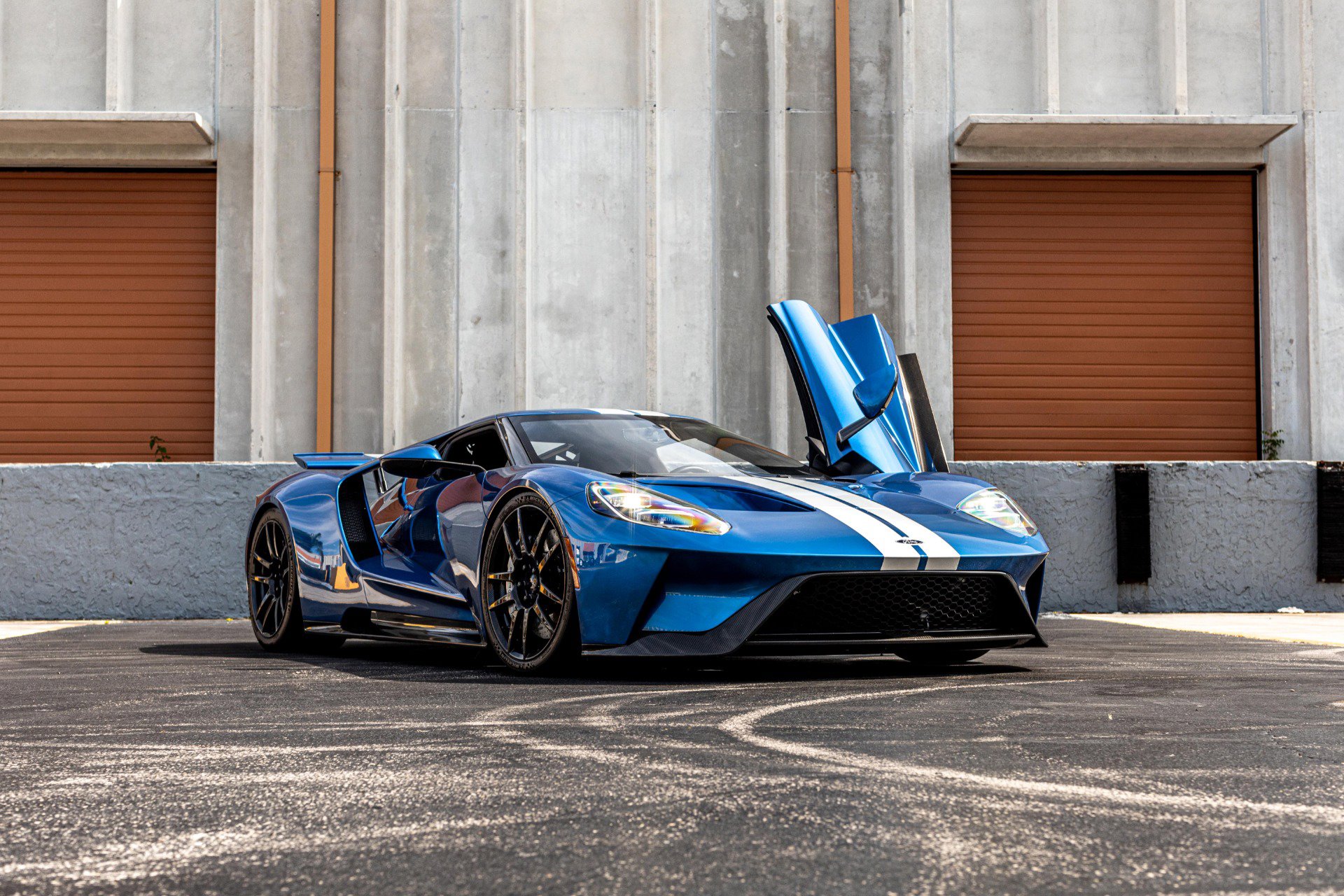 Used 2019 Ford GT image 3