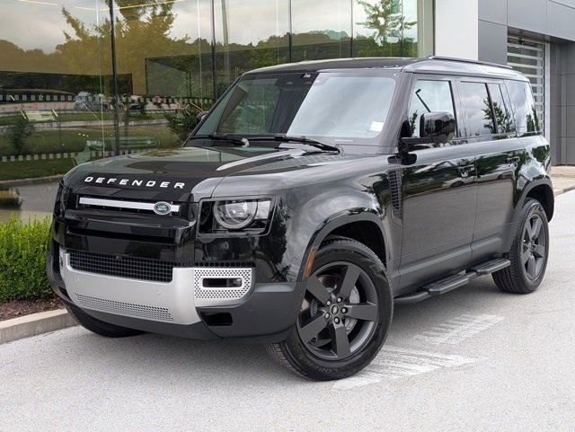 New 2025 Land Rover Defender 110 S image 1