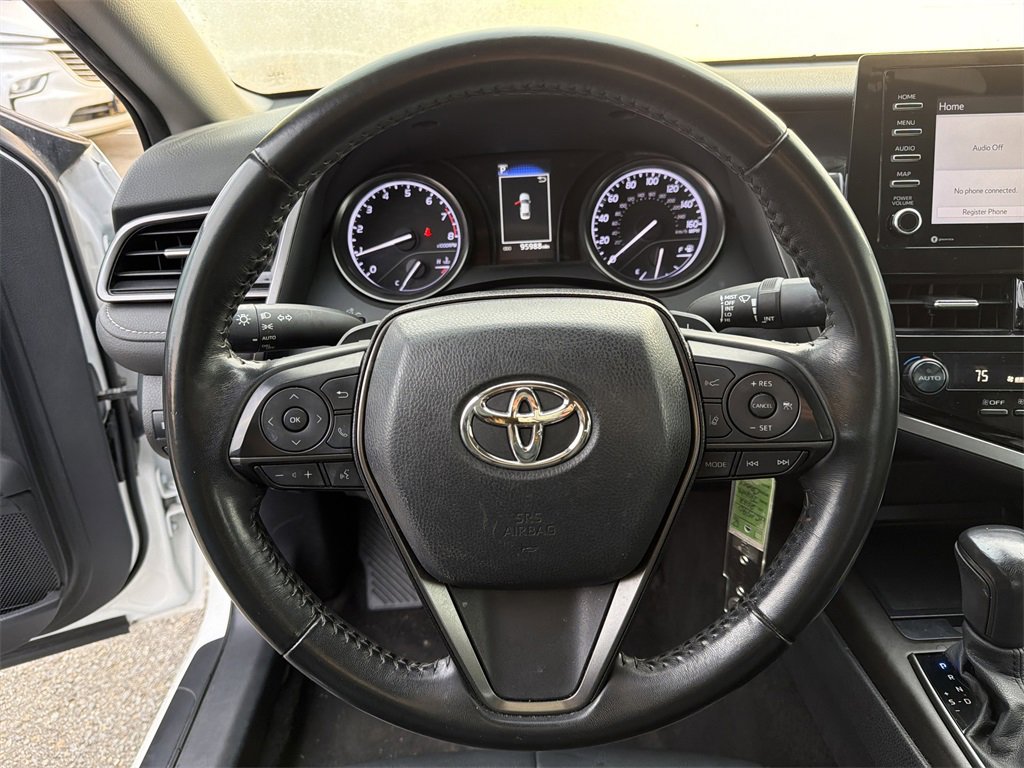 Used 2022 Toyota Camry SE image 30