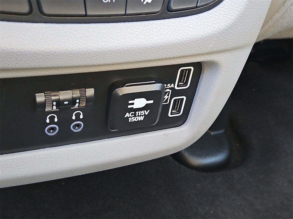 Certified 2022 Honda Pilot Touring image 23