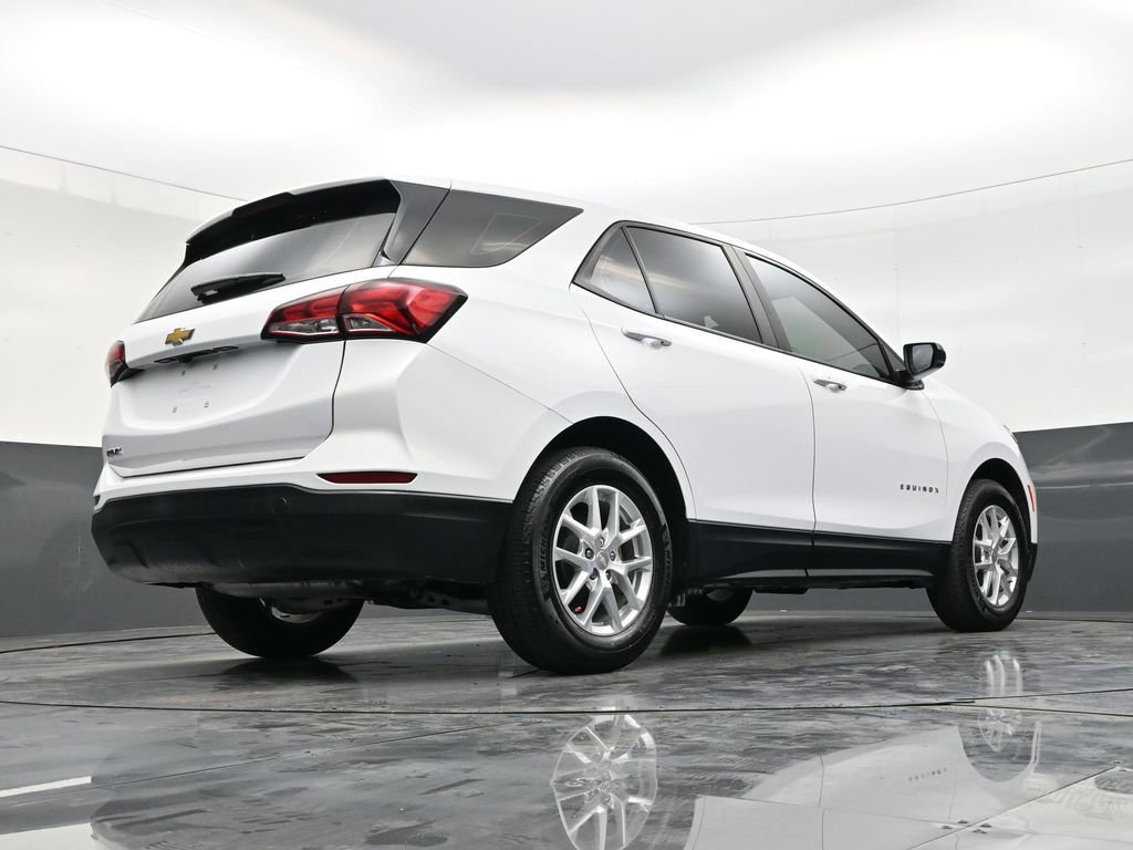 Used 2023 Chevrolet Equinox LS image 25
