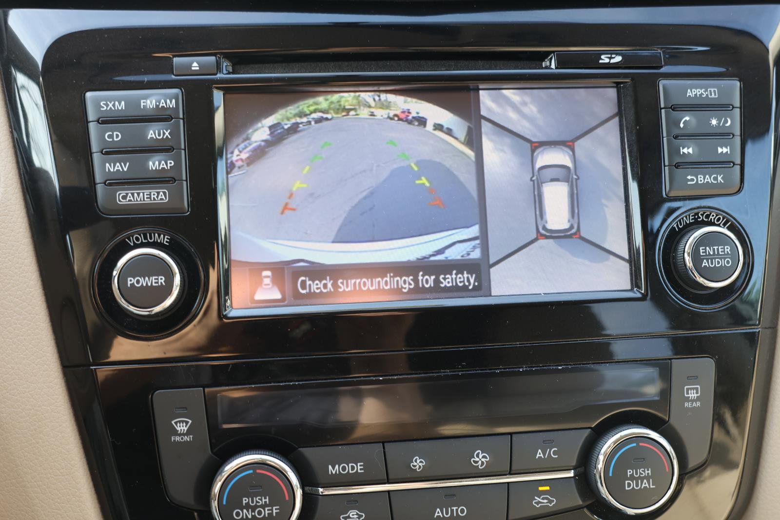 Used 2015 Nissan Rogue SL image 26