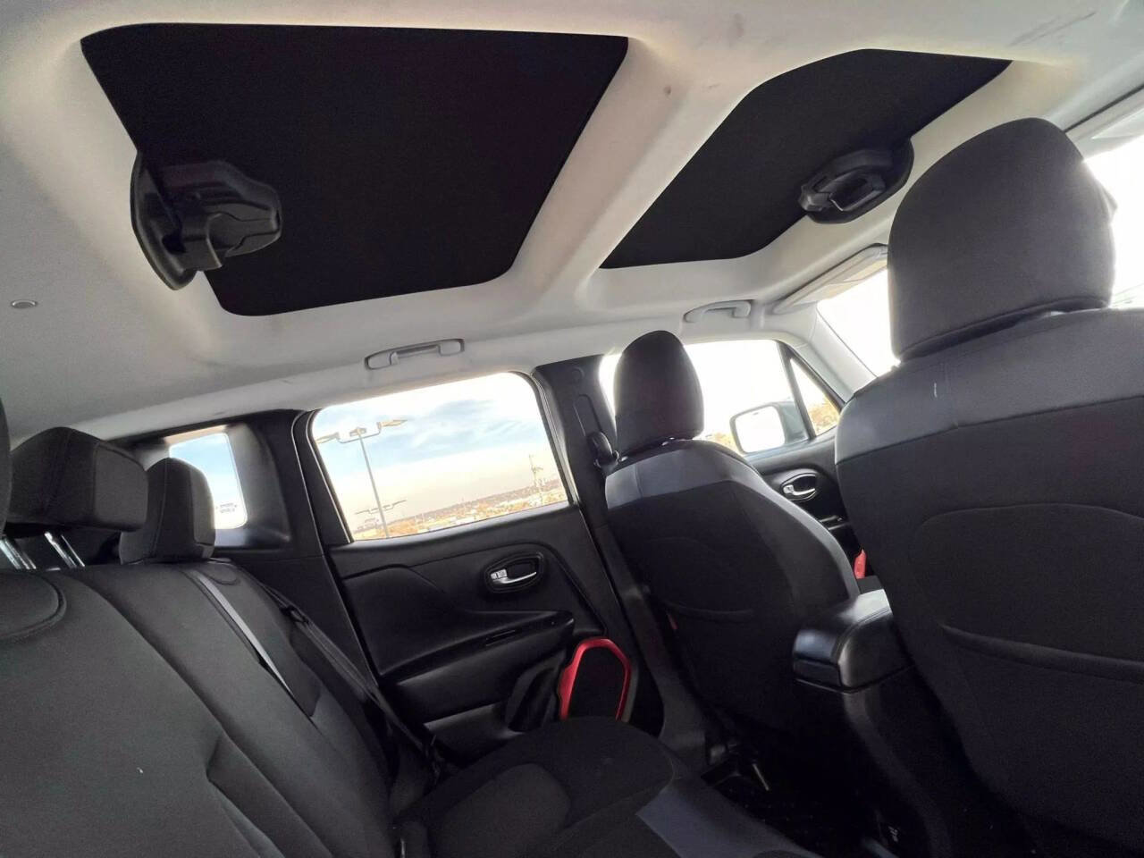 Used 2015 Jeep Renegade Trailhawk w/ Safety & Security Group I image 5