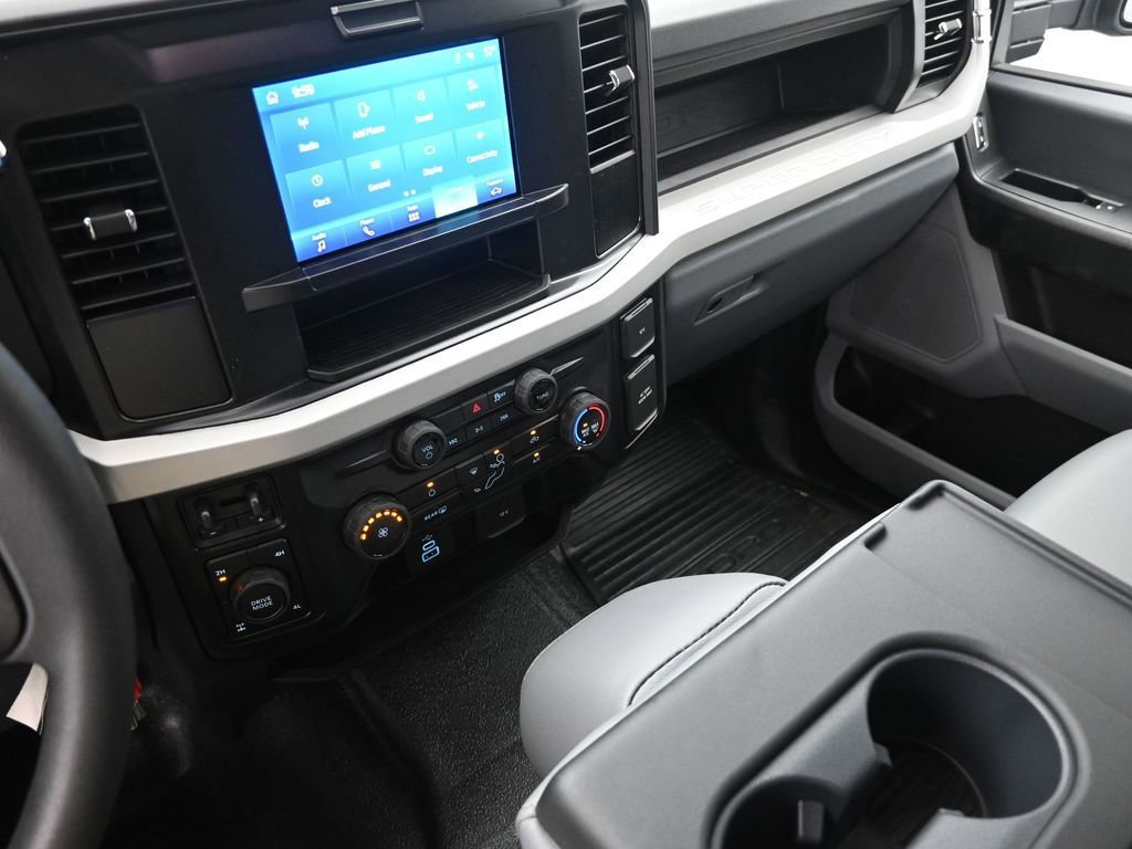 New 2026 Ford F350 XL w/ XL Chrome Package AWD/4WD image 20