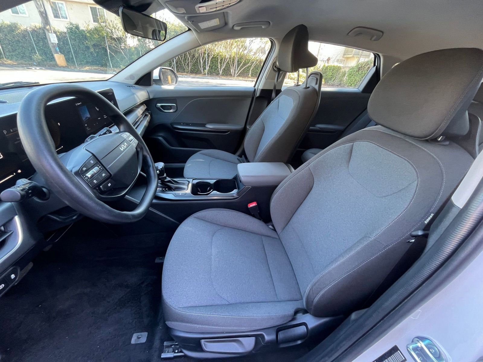 Used 2025 Kia K4 FWD image 25