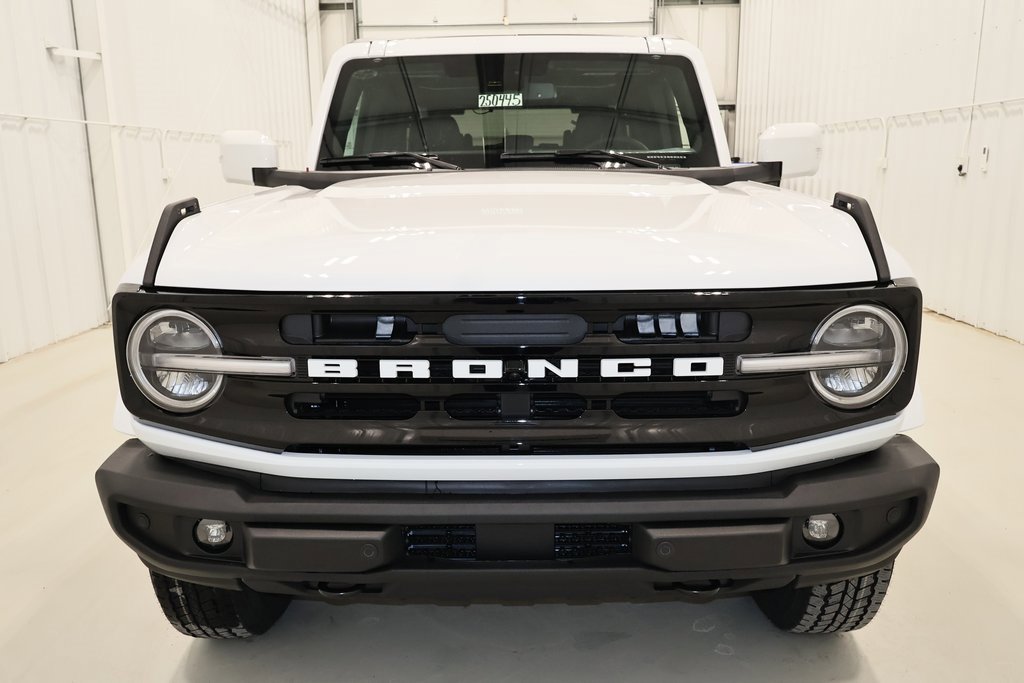 New 2025 Ford Bronco Outer Banks image 3