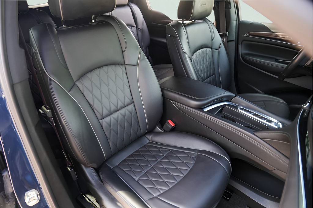 Used 2023 Buick Enclave Avenir w/ Avenir Technology Package image 35