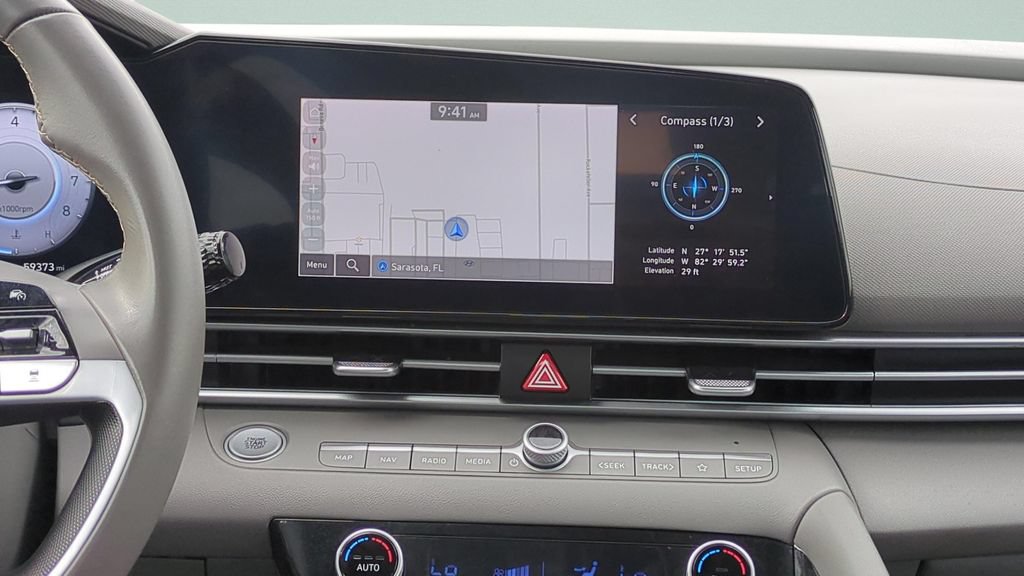 Used 2025 Hyundai Elantra SEL FWD image 13