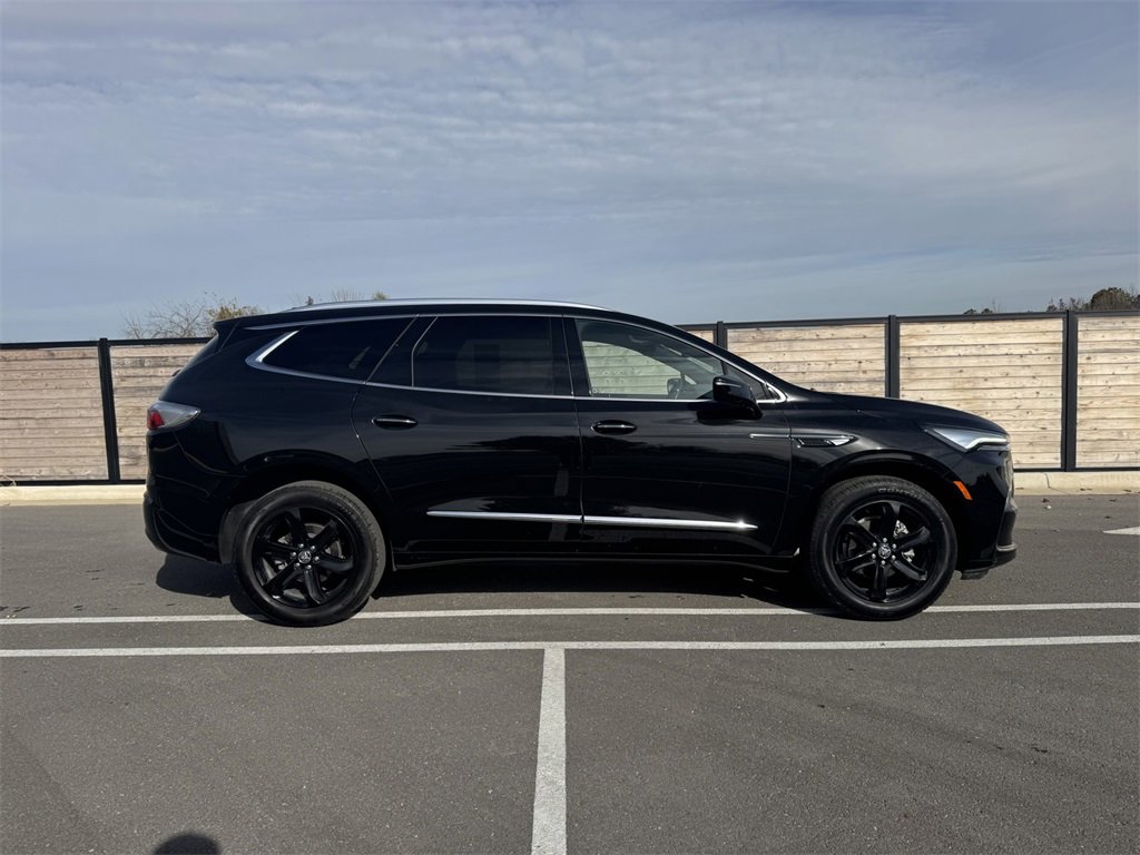 Used 2023 Buick Enclave Essence w/ Experience Buick Package image 7