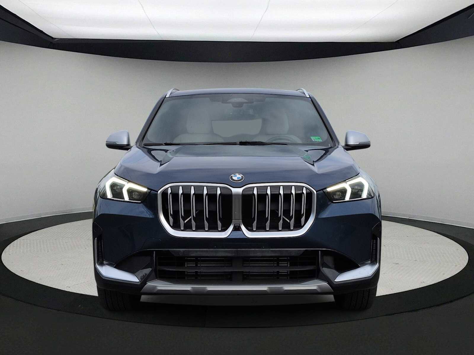 Certified 2023 BMW X1 xDrive28i w/ Premium Package image 3