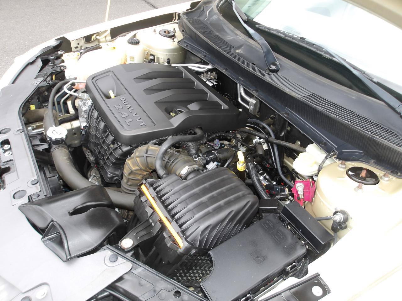 Used 2010 Chrysler Sebring Touring FWD image 18