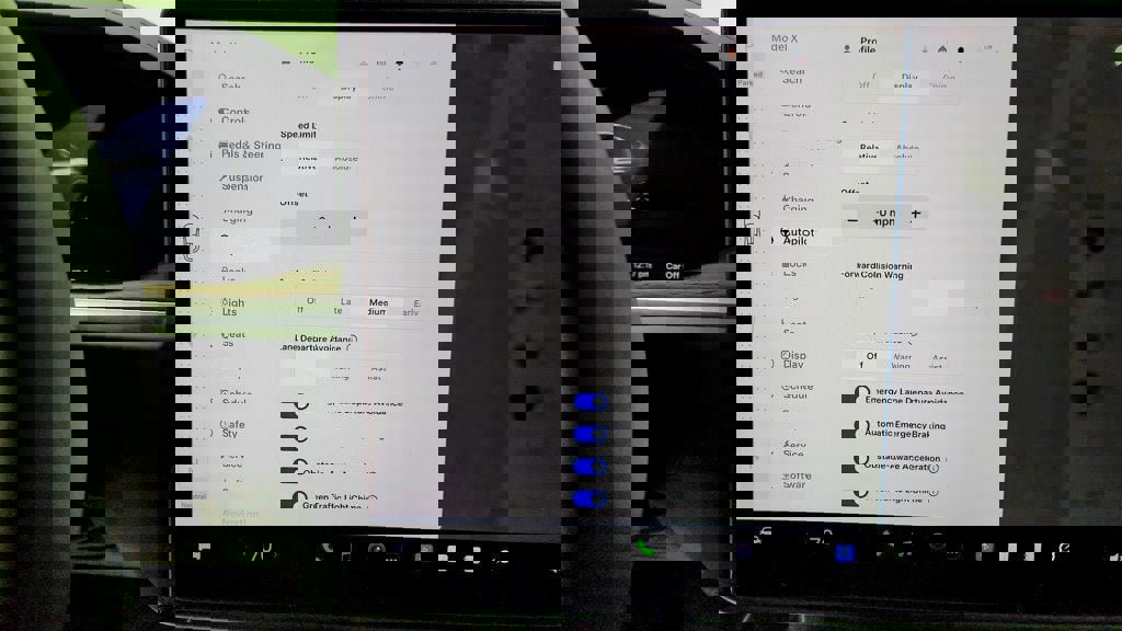 Used 2024 Tesla Model X image 21