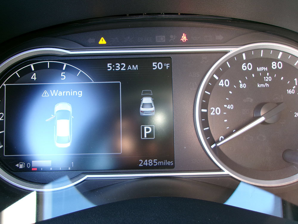 Used 2021 Nissan Versa SV FWD image 17