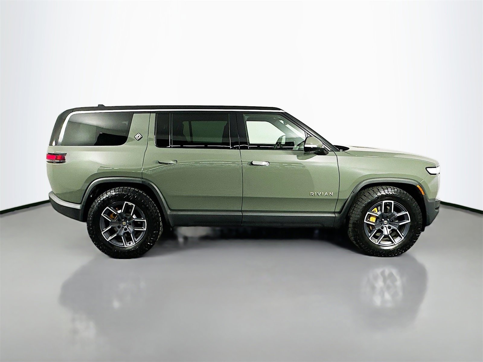 Used 2022 Rivian R1S Launch Edition image 8