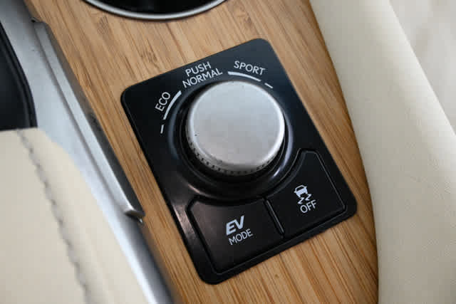 Used 2018 Lexus RX 450hL Premium w/ Premium Package image 29