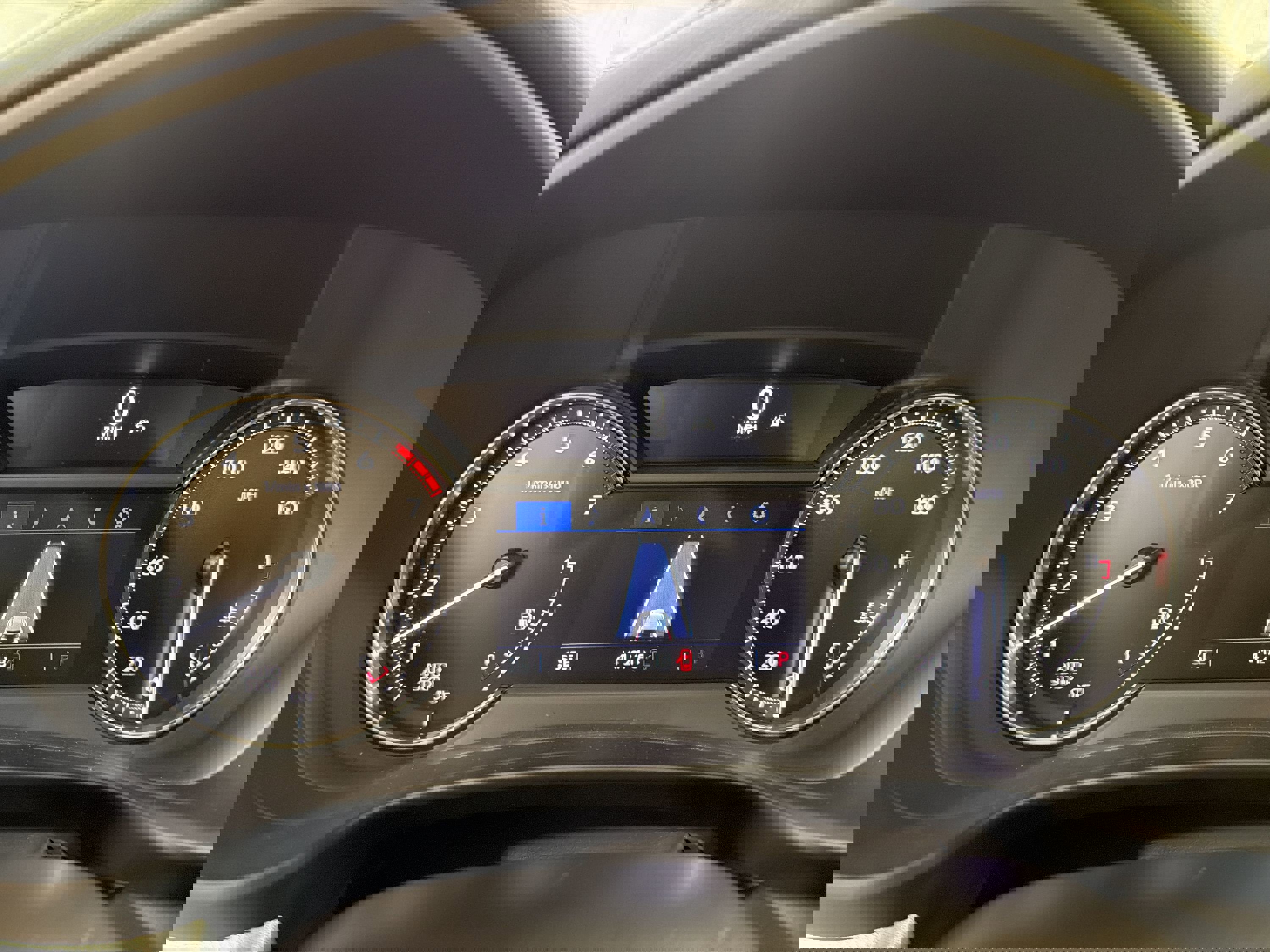 Used 2023 Cadillac XT4 Premium Luxury FWD image 16