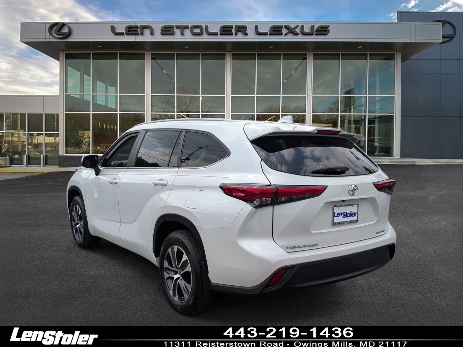 Used 2023 Toyota Highlander XLE AWD/4WD image 5