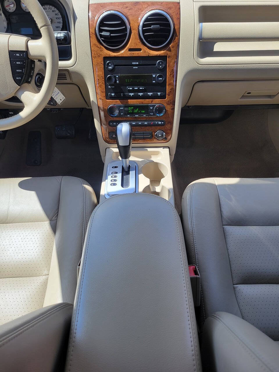 Used 2006 Ford Freestyle Limited AWD/4WD image 27