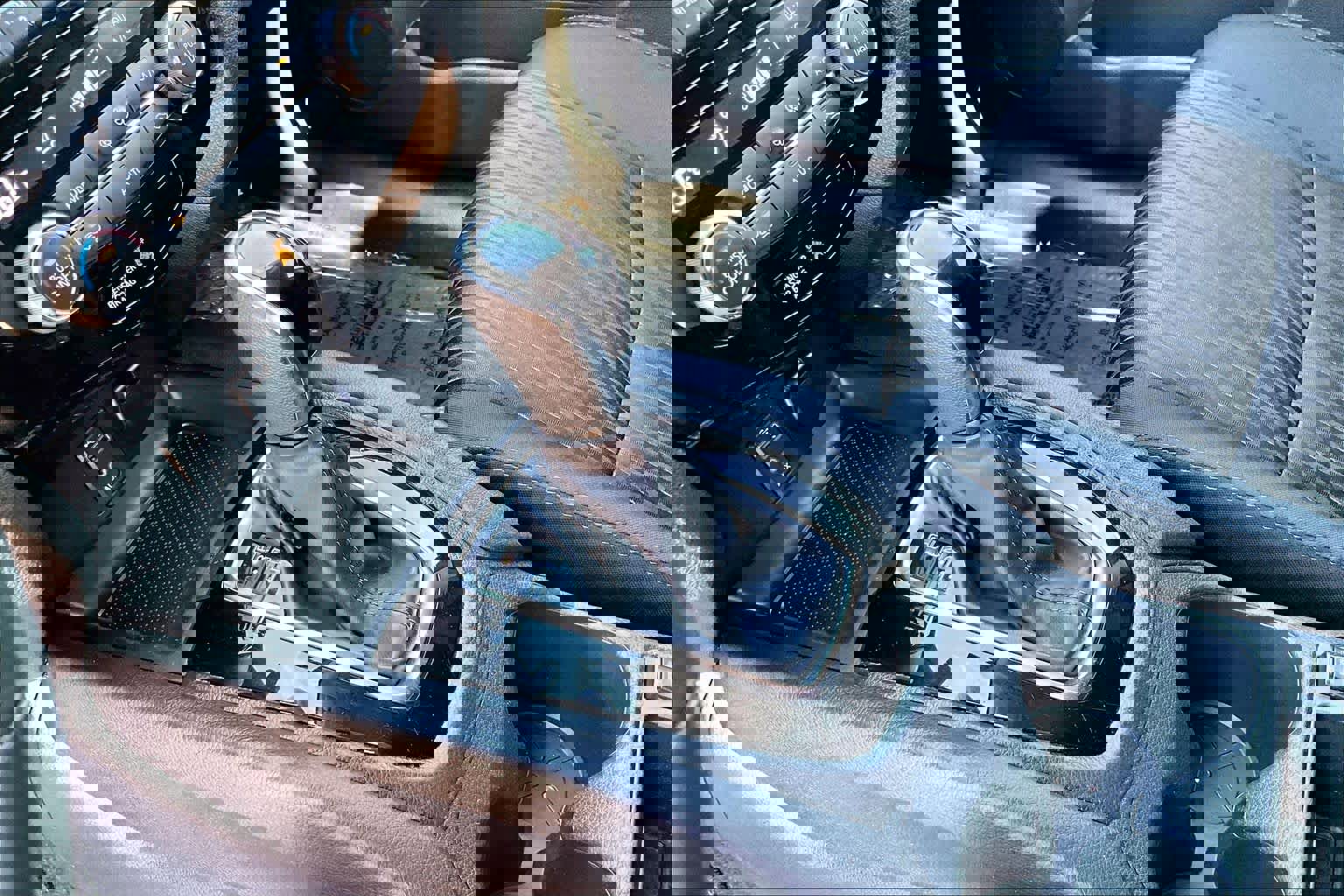 Used 2017 Nissan Rogue SV w/ Midnight Edition Package image 16