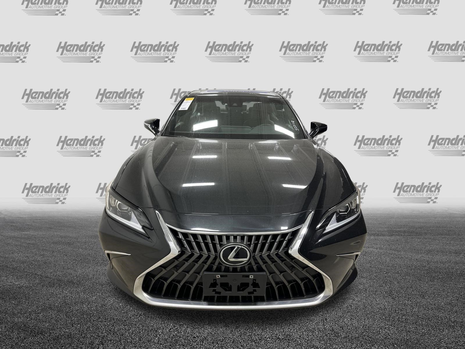 Used 2023 Lexus ES 350 w/ Premium Package FWD image 3
