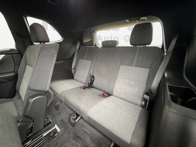 Used 2025 GMC Acadia Elevation image 23