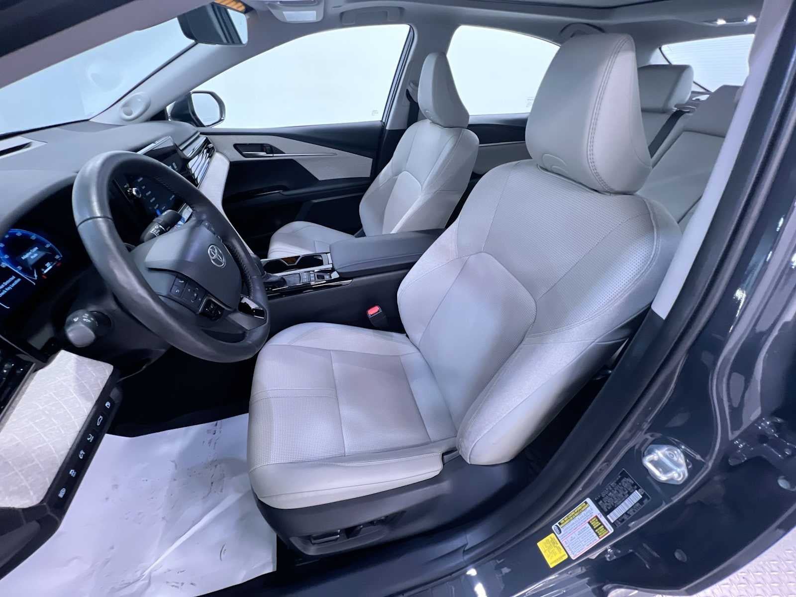 Used 2025 Toyota Camry XLE w/ Premium Plus Package AWD/4WD image 14