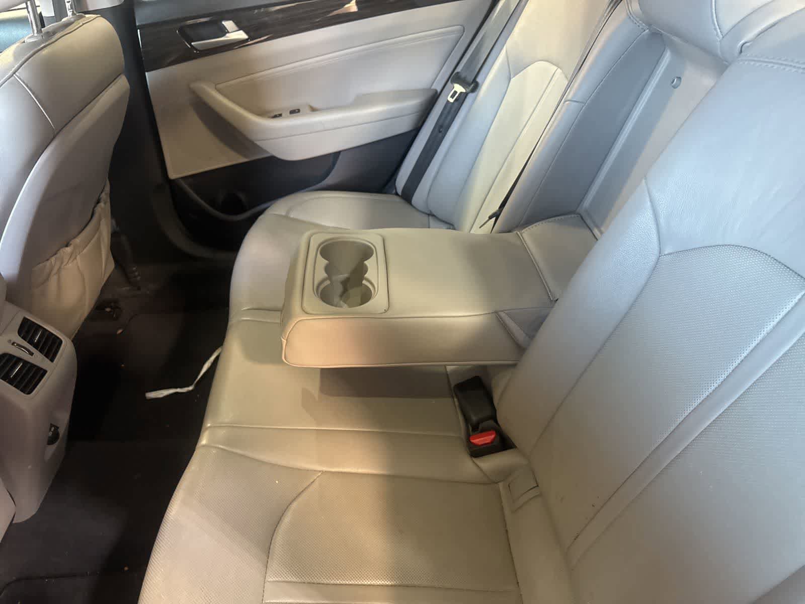 Used 2015 Hyundai Sonata Limited w/ Option Group 06 FWD image 18
