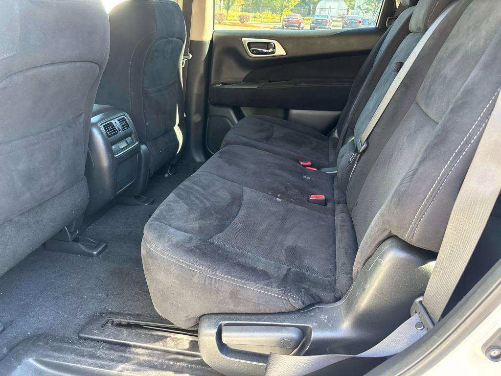 Used 2015 Nissan Pathfinder S image 7