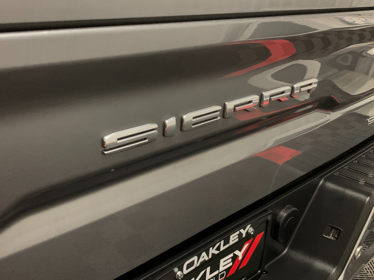 Used 2020 GMC Sierra 1500 SLT w/ SLT Premium Plus Package image 23