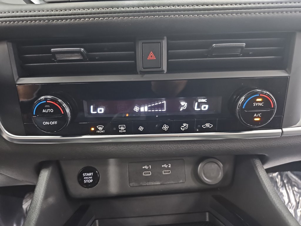 Used 2024 Nissan Rogue SV FWD image 21