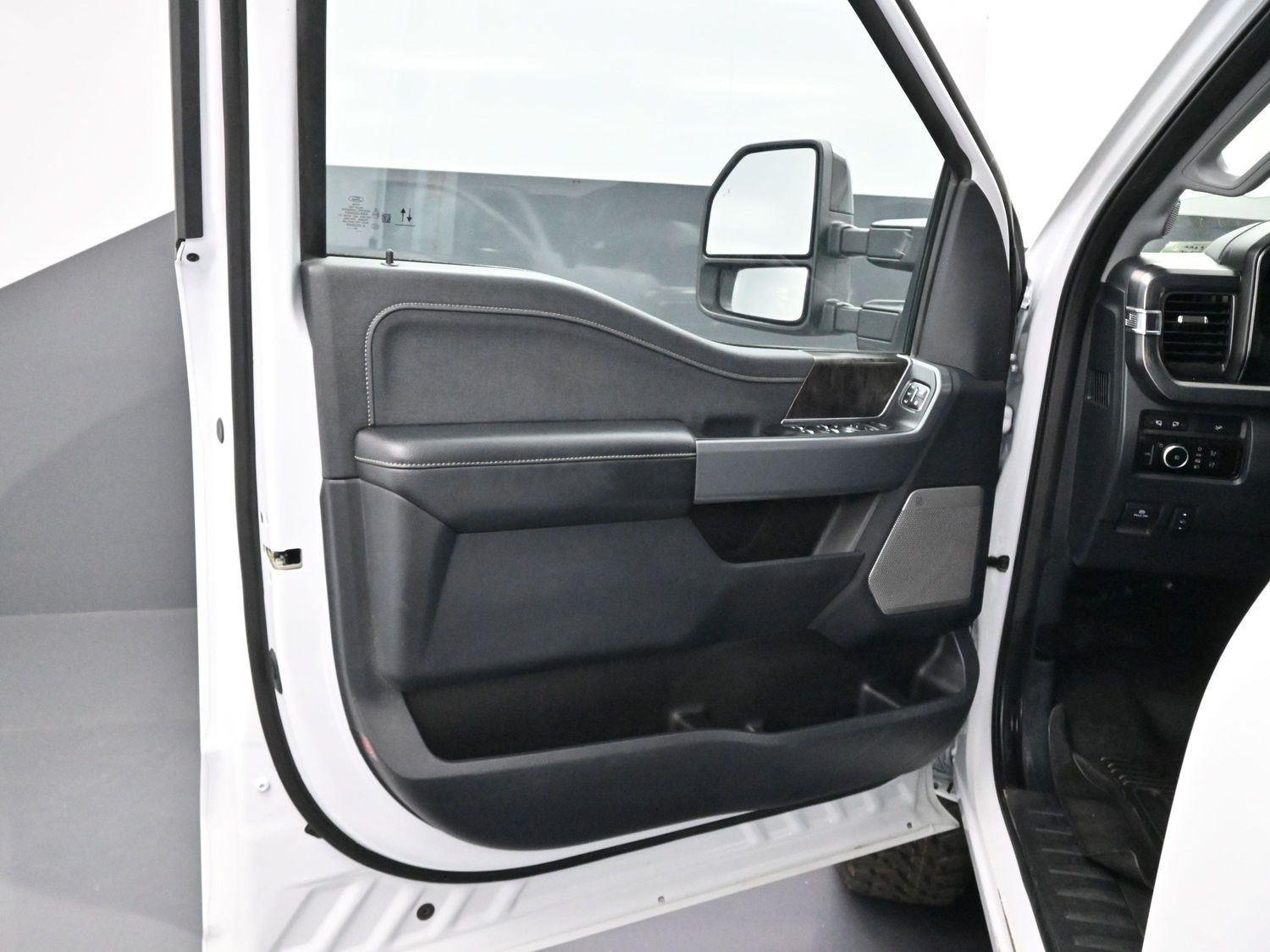 Used 2024 Ford F250 Lariat AWD/4WD image 9