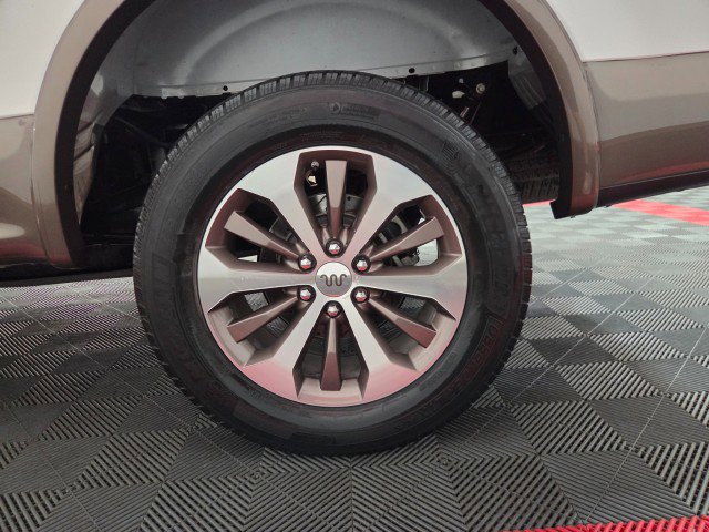 Used 2015 Ford F150 King Ranch w/ Equipment Group 601A Luxury image 92