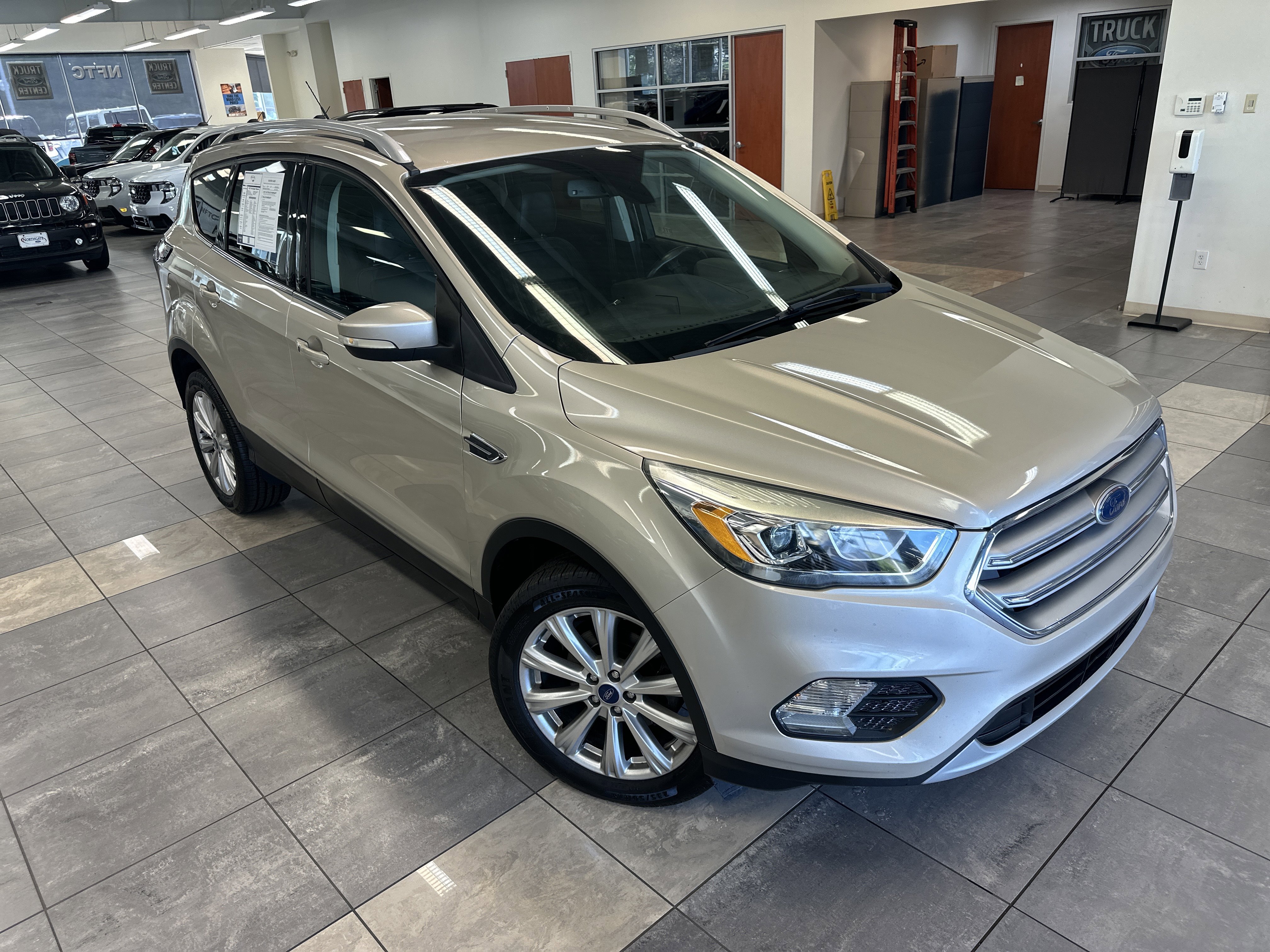 Used 2017 Ford Escape Titanium image 10