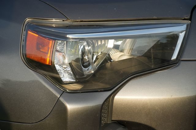 Used 2023 Toyota 4Runner SR5 Premium w/ Moonroof Package RWD image 11