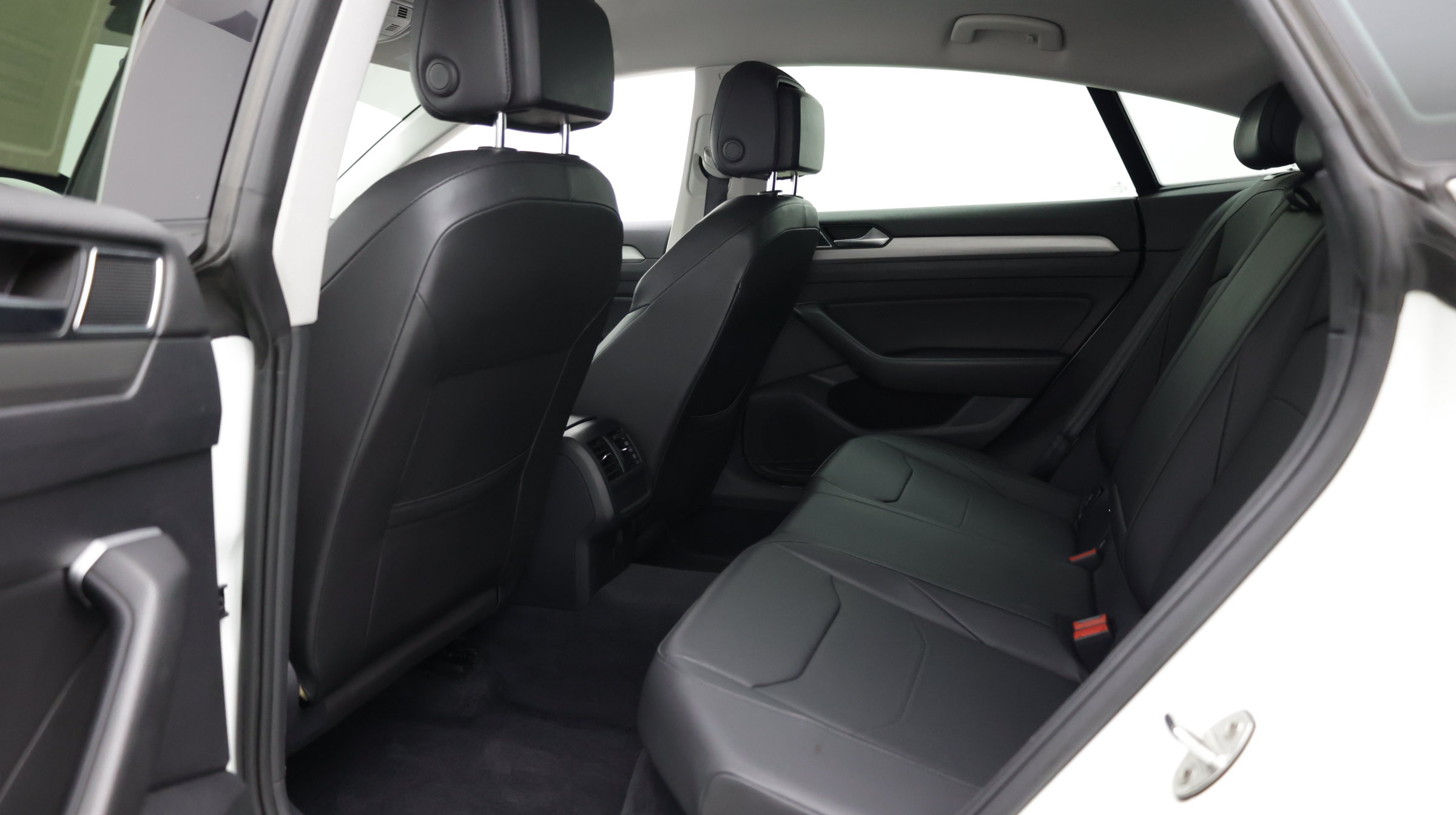 Used 2019 Volkswagen Arteon SE AWD/4WD image 26