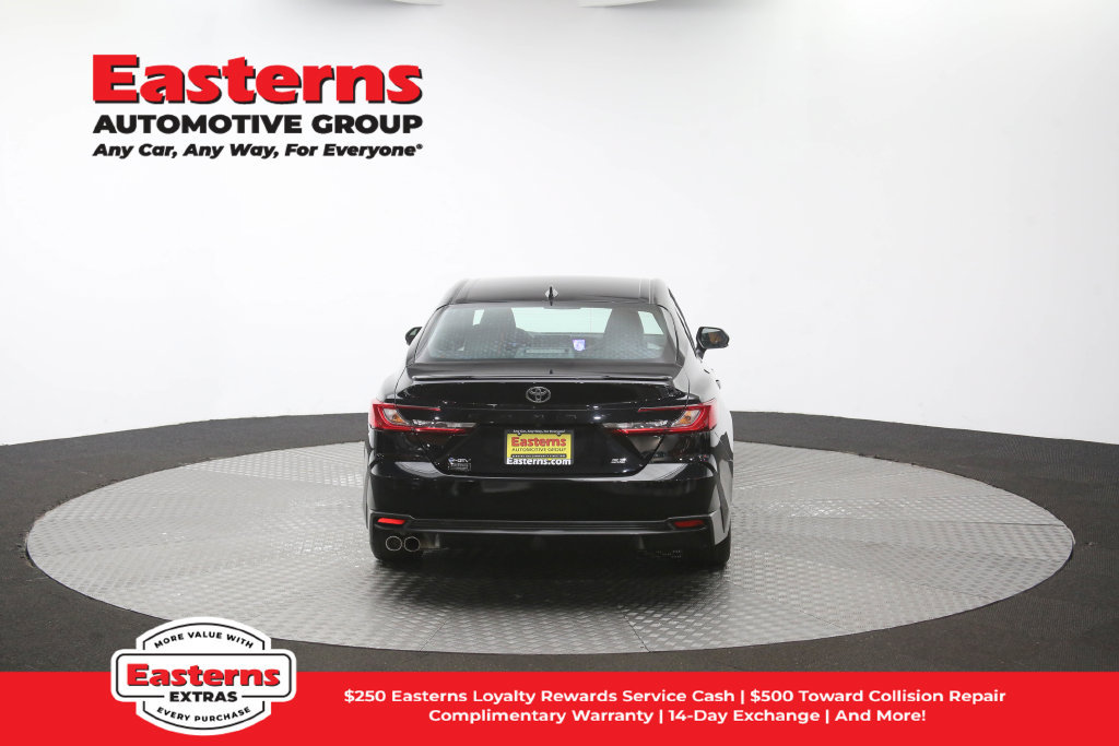 Used 2025 Toyota Camry SE FWD image 35