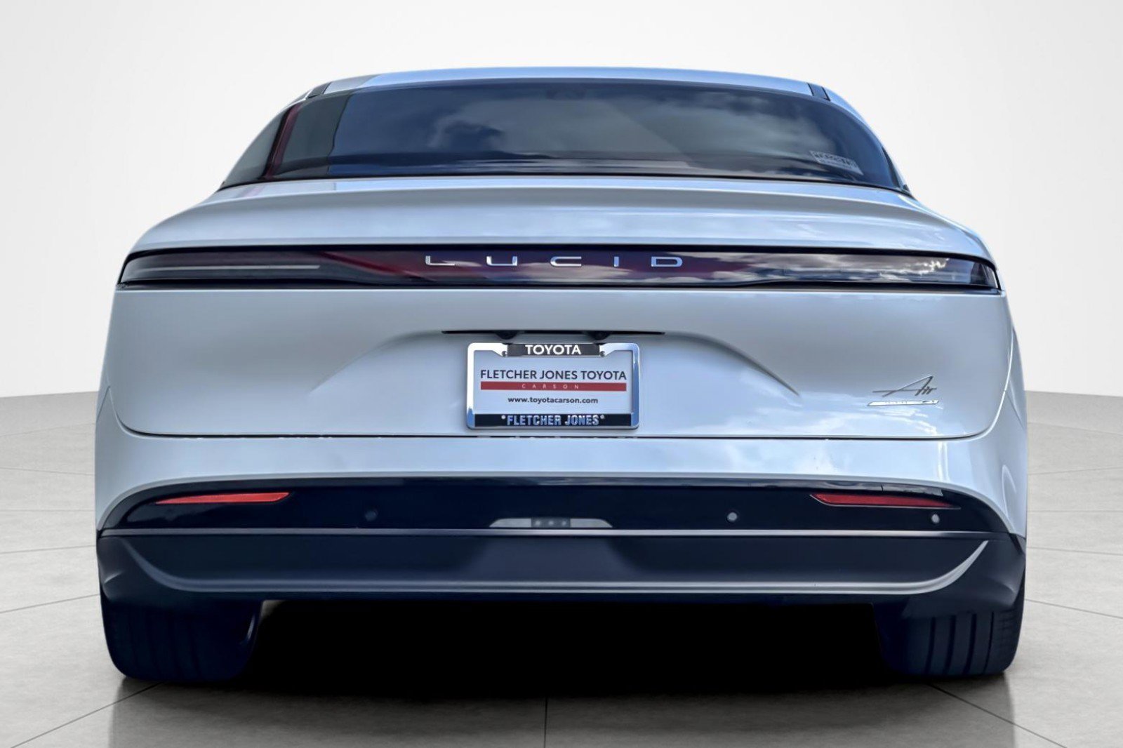 Used 2024 Lucid Air Touring image 4