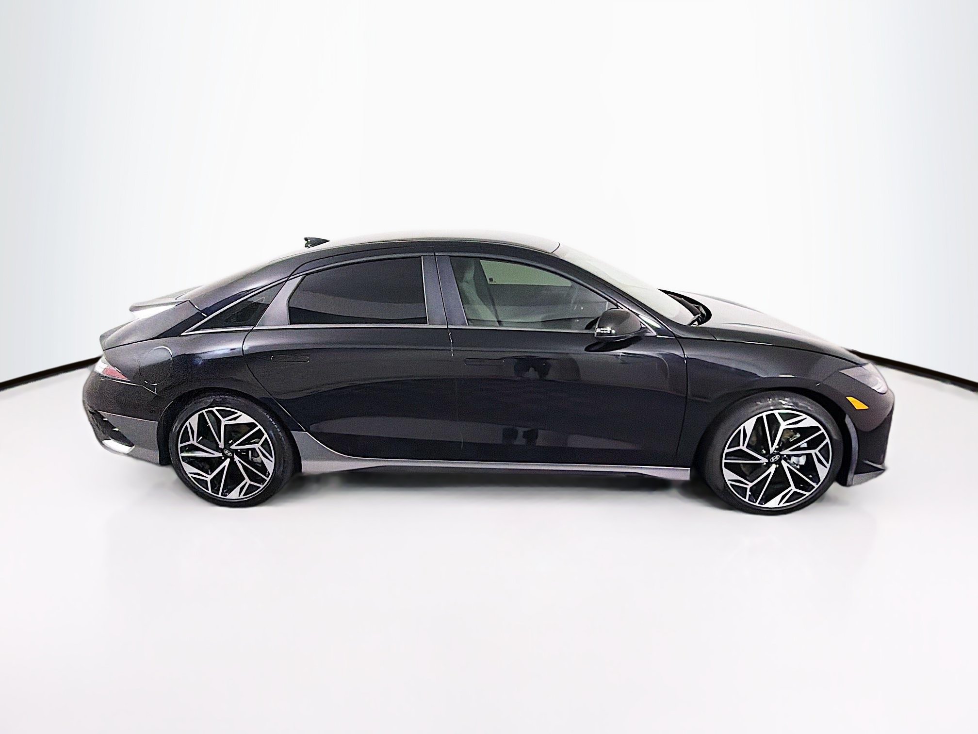 Used 2024 Hyundai Ioniq 6 SEL RWD image 10
