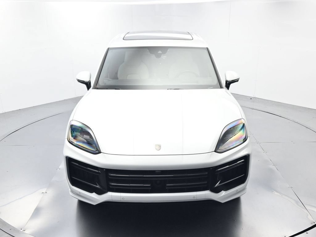Certified 2025 Porsche Cayenne Turbo AWD/4WD image 46
