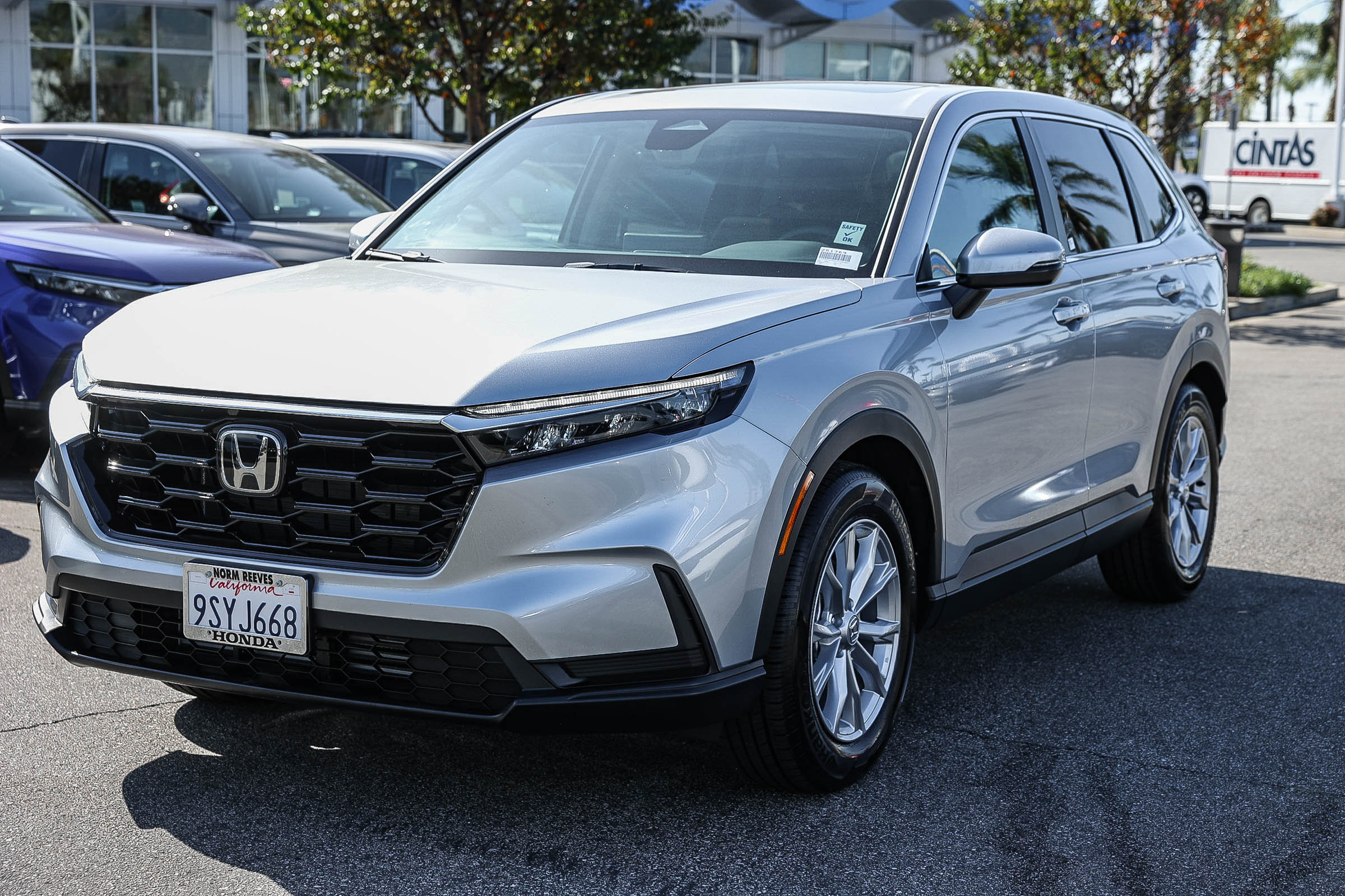 Used 2025 Honda CR-V EX image 3