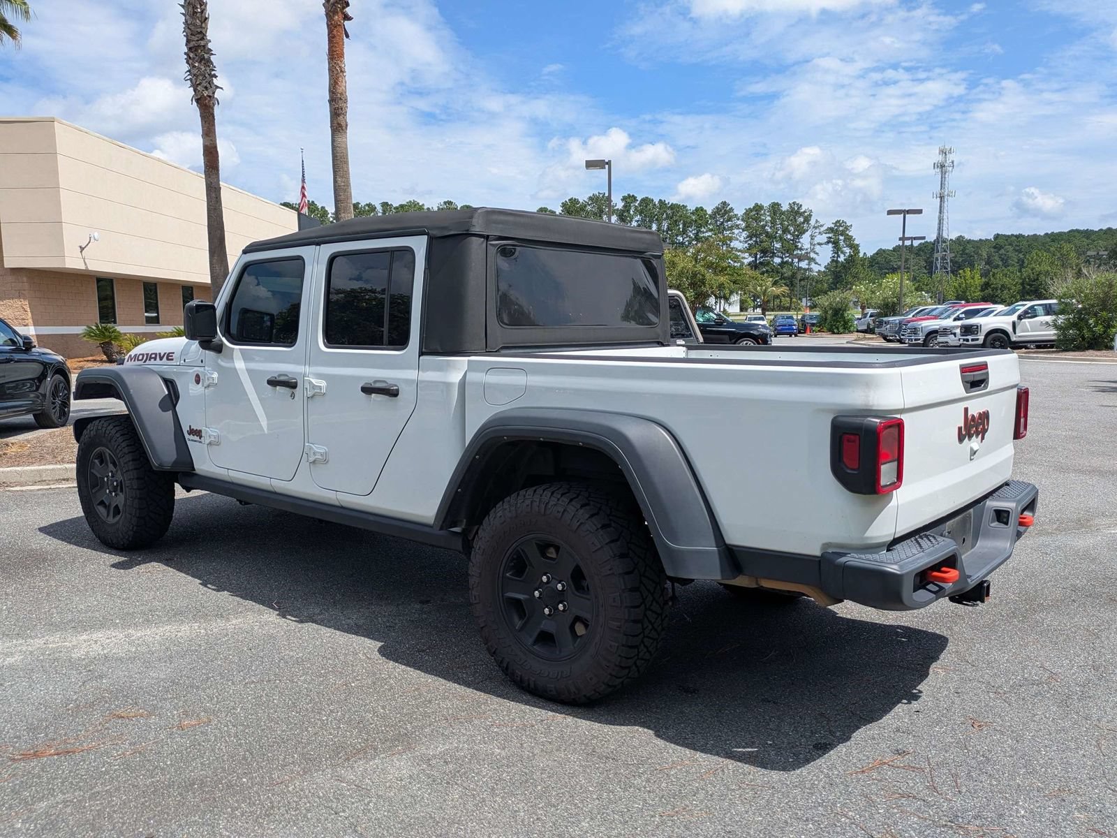 Used 2023 Jeep Gladiator Mojave w/ Trailer Tow Package AWD/4WD image 3