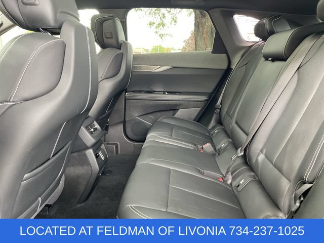 Used 2025 Cadillac Optiq Luxury 2 AWD/4WD image 25