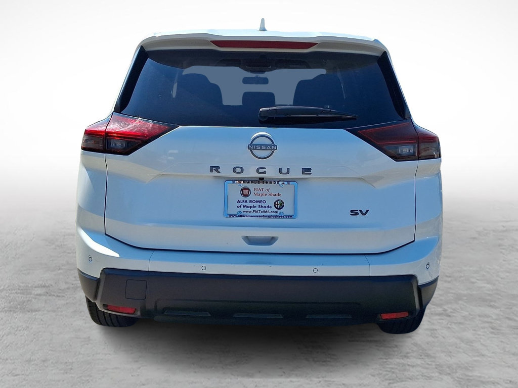 Used 2024 Nissan Rogue SV FWD image 4