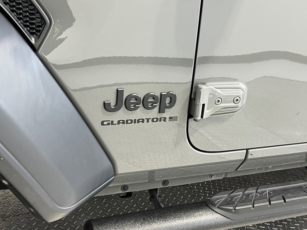 Certified 2023 Jeep Gladiator Sport image 11