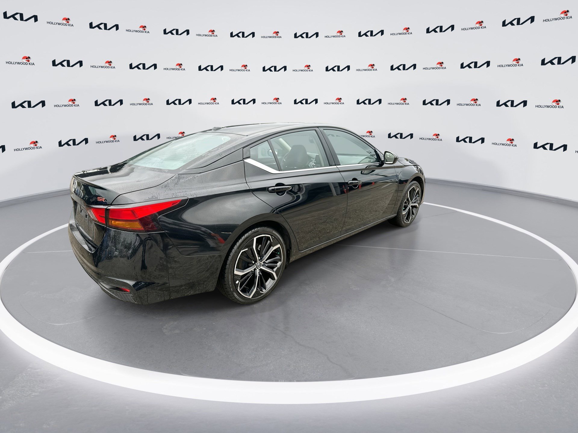 Used 2024 Nissan Altima 2.5 SR image 8