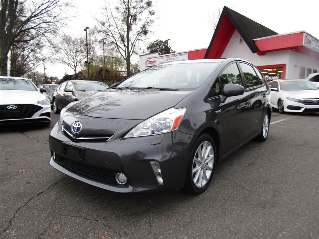 Used 2012 Toyota Prius V image 13