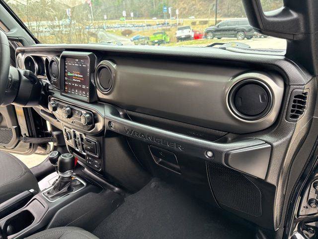 Used 2023 Jeep Wrangler Unlimited image 35