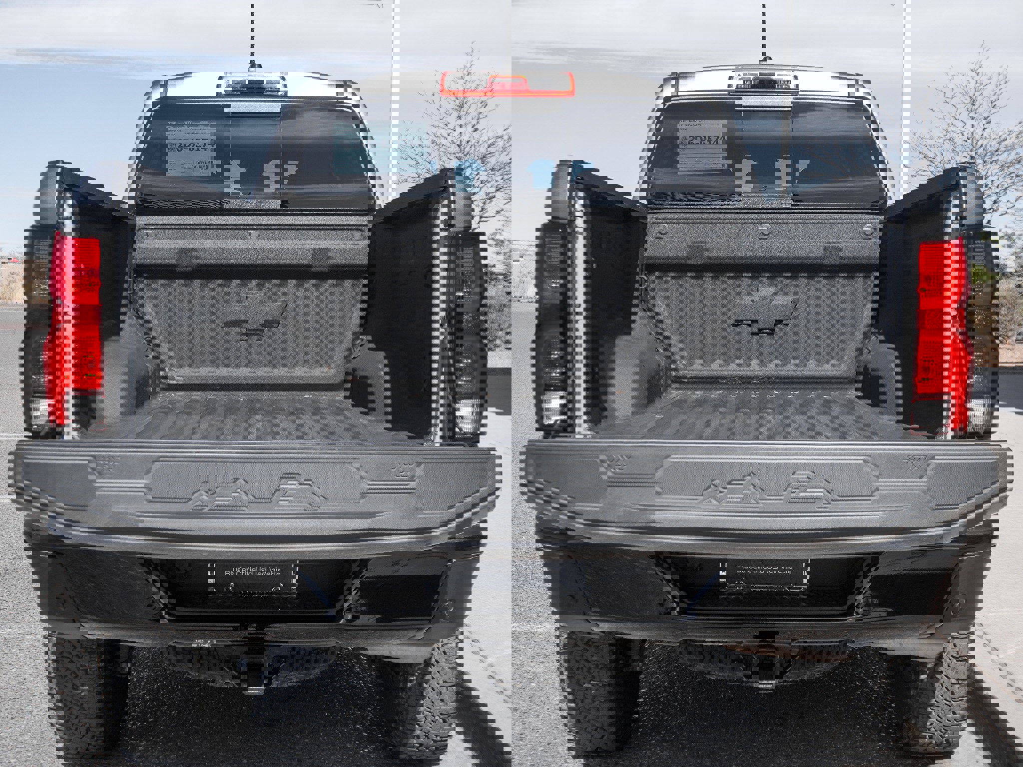 Used 2025 Chevrolet Colorado ZR2 w/ Technology Package image 19